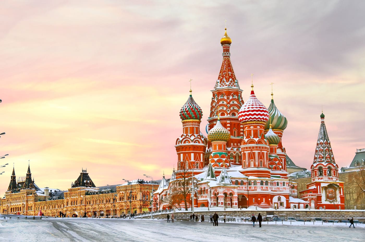 Phần lớn lãnh thổ Liên Bang Nga nằm ở đới khí hậu nào sau đây?